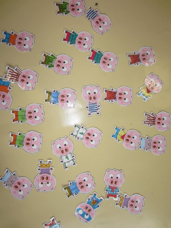 Jeu des cochons identiques